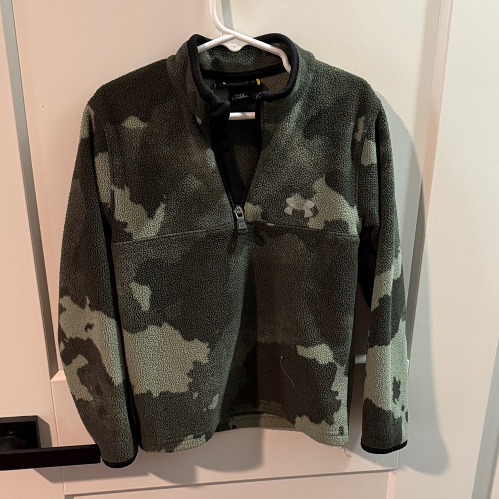Under Armour Green Camouflage Fleece Pullover